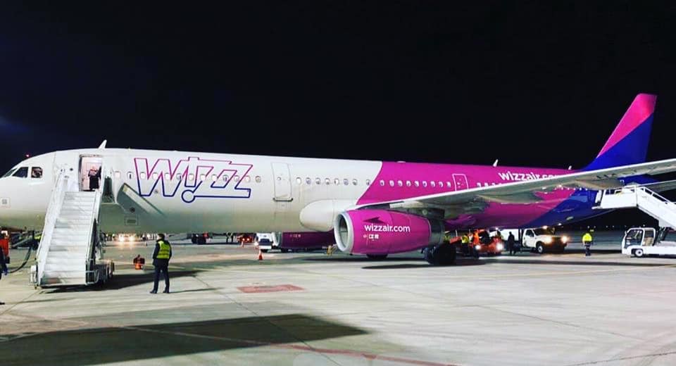 Wizz ереван. Wizz Air Erevan. Yerevan Airport Wizz Air. Wizz Air вылеты из Еревана. Wizzair полетит из Еревана.